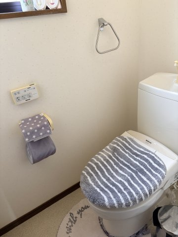裾野市深良中古戸建のトイレ