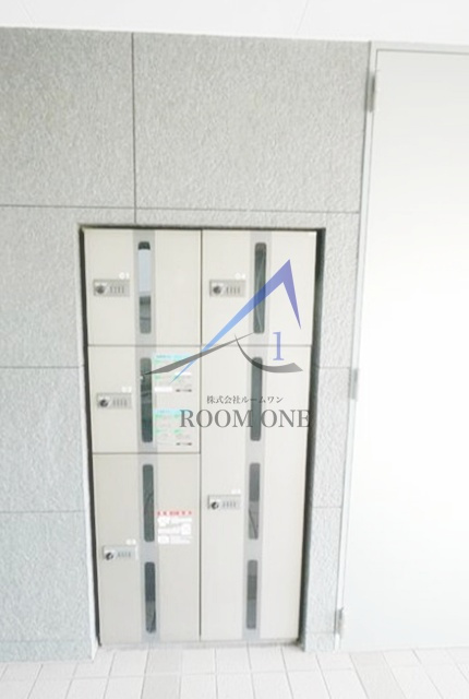 Ｅ－ＦＬＡＴのその他共用部分|宅配ボックスです。