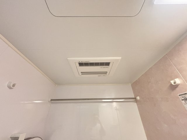 雨の日も安心の浴室乾燥機付き★