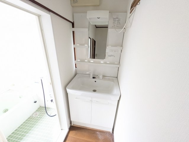 中新宿戸建の独立洗面台