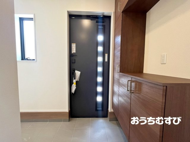 小牧市光ケ丘２丁目(全1棟)の玄関