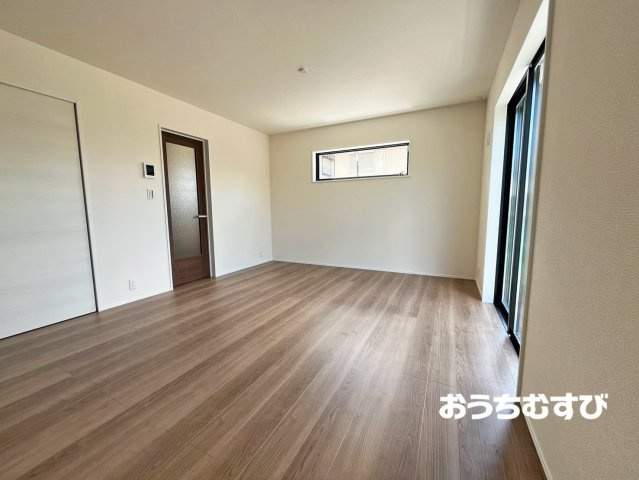 小牧市光ケ丘２丁目(全1棟)の居間・リビング