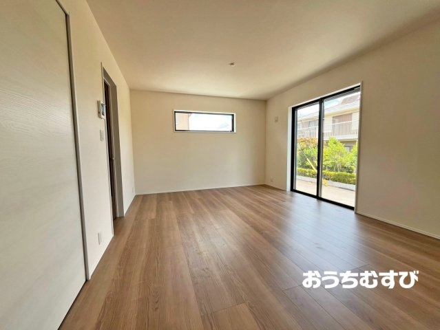 小牧市光ケ丘２丁目(全1棟)の居間・リビング