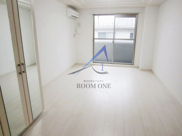 ロワールＦの居間・リビング|洋室のお部屋です。