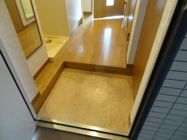 ＯＬＩＯ白山の玄関