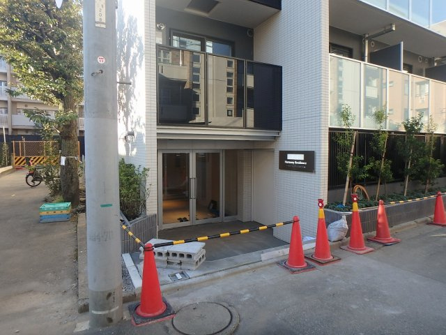 クラリティア文京千石のエントランス