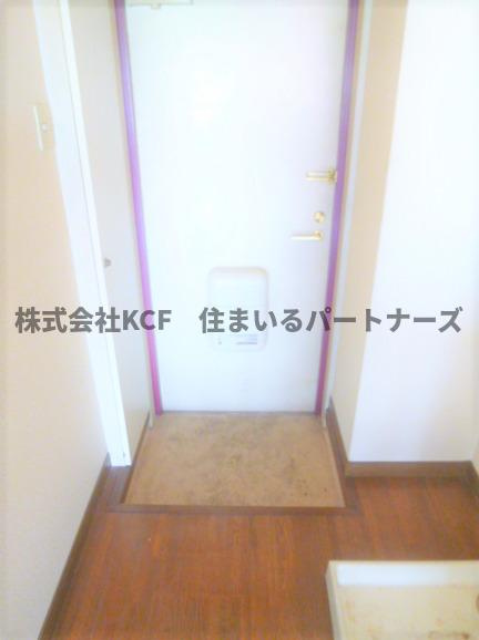オーシャン本町の玄関|収納もある玄関です