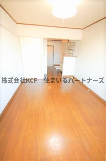 オーシャン本町の居間・リビング|居間です