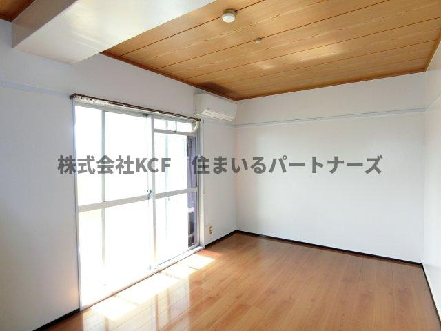 プレアール花畑の内装|明るい室内です