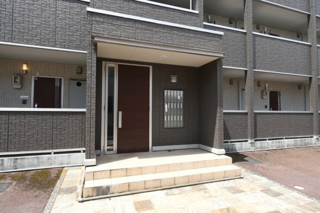 D-room五福のエントランス