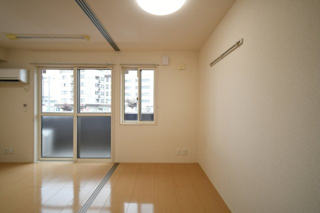D-room五福の洋室
