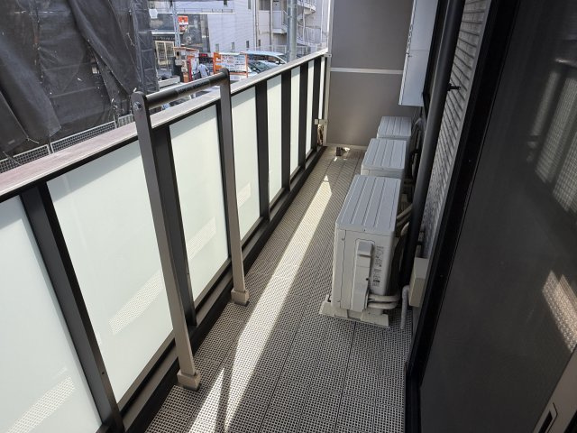 ブレッザ紅葉山のバルコニー
