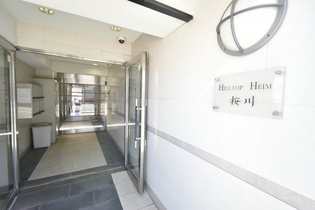 大阪市浪速区桜川２丁目の賃貸マンションのロビー