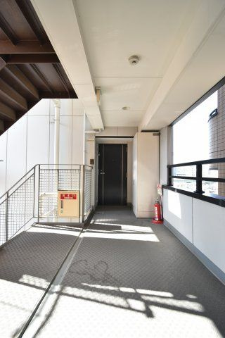 大阪市浪速区桜川２丁目の賃貸マンションのロビー