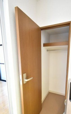大阪市浪速区桜川２丁目の賃貸マンションの収納