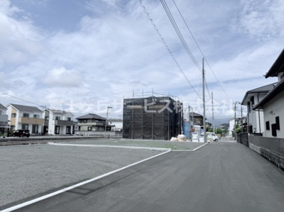 【外観】 | 富士市中丸 10期 新築一戸建て | 現在建築中の外観画像です。ご内覧は同じメーカーの完成物件へご案内いたしますので、いつでもご相談ください！