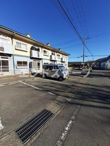 深堀ハイツの駐車場|高崎、前橋のお部屋探しはエンドスケープまで！お客様の理想お聞かせ下さい♪