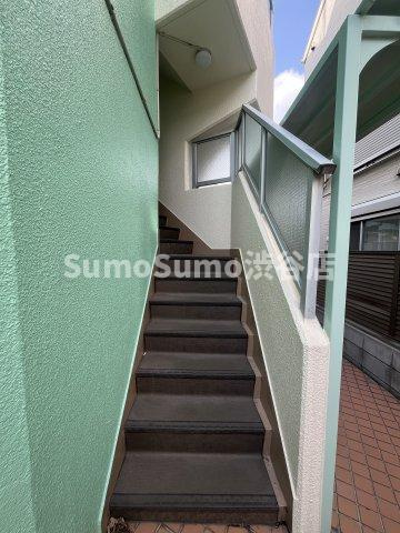 緑が丘ハイツのエントランス