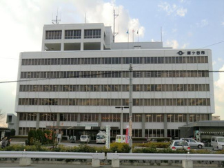 鎌ケ谷市役所 907m