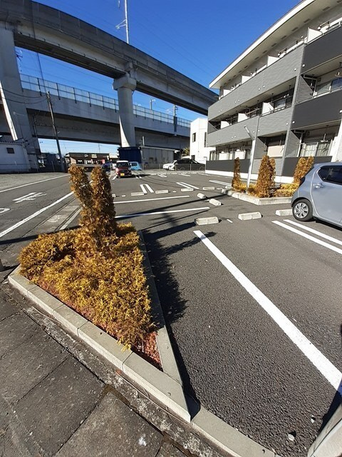ビビエンダ　モデルノの駐車場