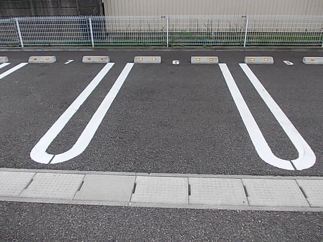 昴の駐車場