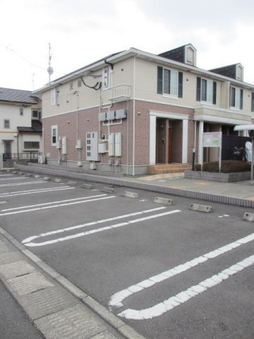 天祐　ＹＯＳＨＩＮＯの駐車場