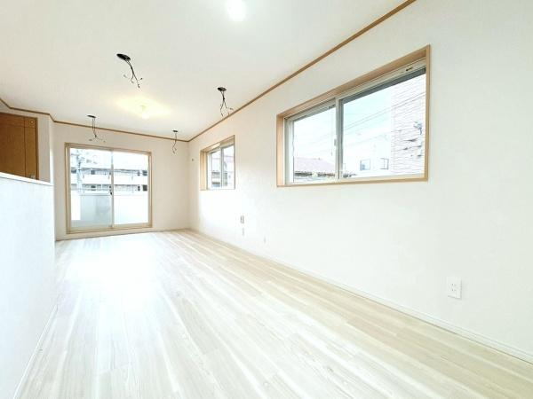 川崎市川崎区京町３丁目の中古一戸建の居間・リビング