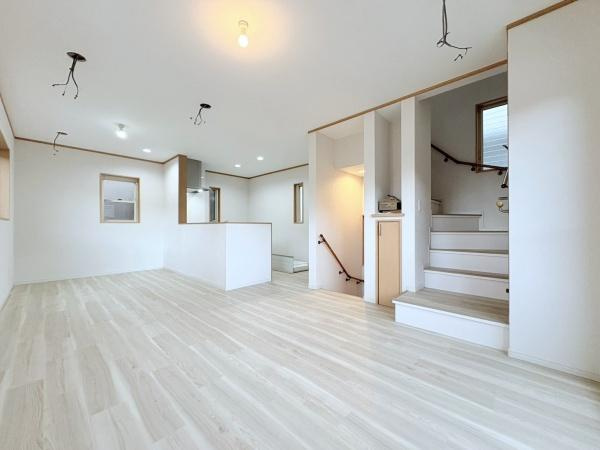 川崎市川崎区京町３丁目の中古一戸建の居間・リビング