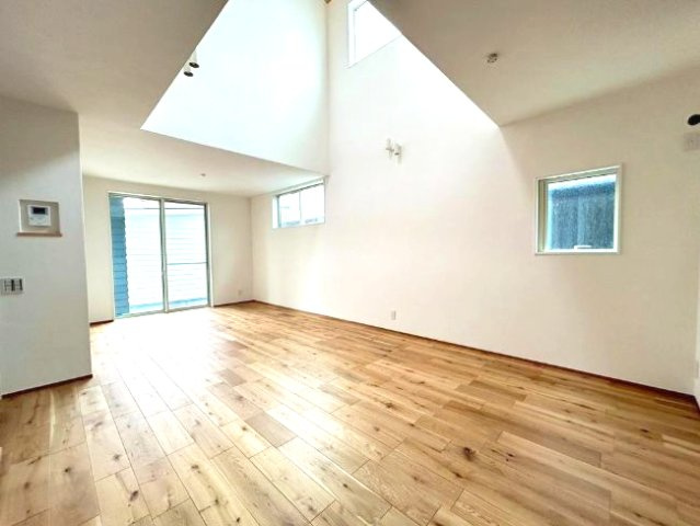 藤沢市辻堂５丁目新築戸建ての居間・リビング|リビングです