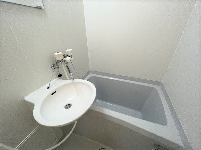 レオパレスメルツェⅢの浴室