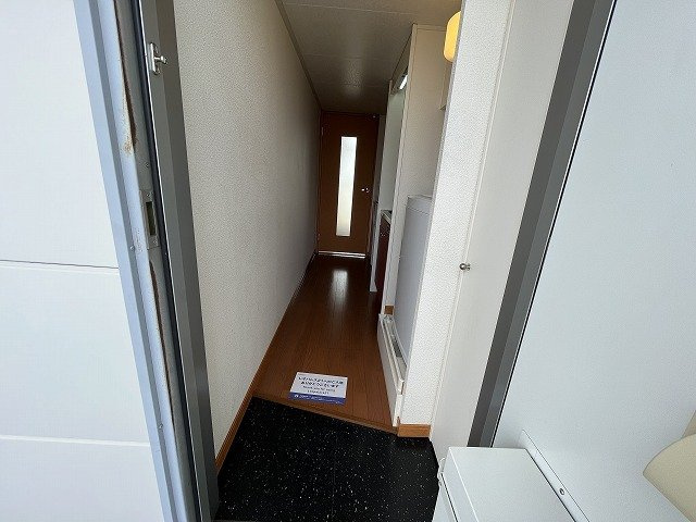 レオパレスメルツェⅢの玄関