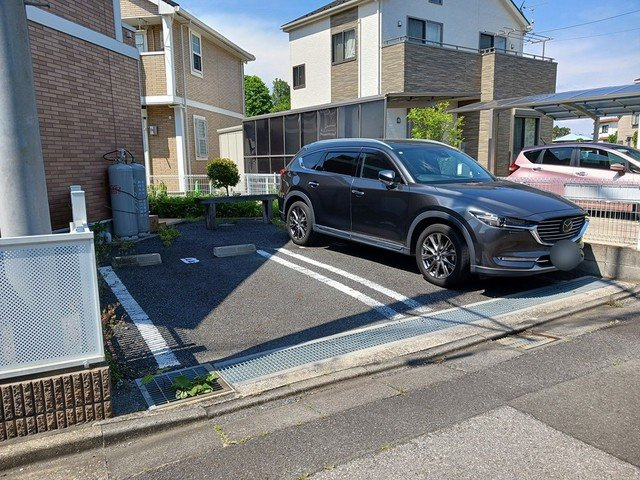 カメリアヒルズＢの駐車場