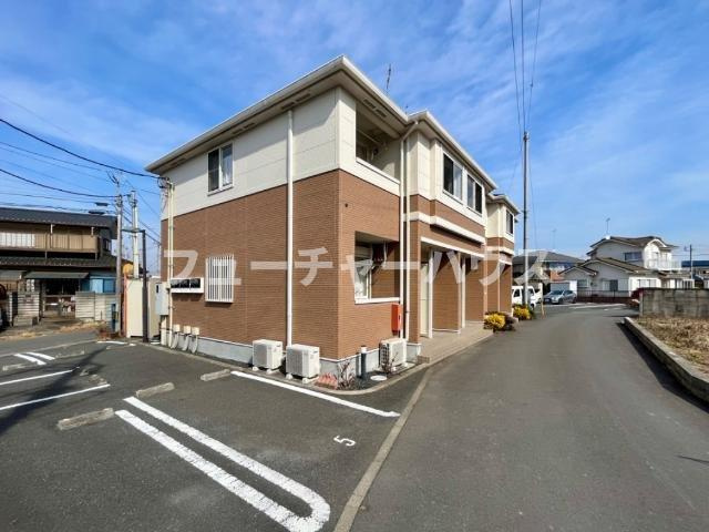 シャルムオーヴェストの駐車場
