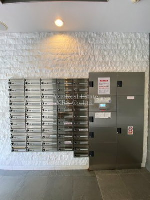 【その他共用部分】 | ジュネーゼ京町堀パークサイド | エントランスには荷物の受け取りに便利な宅配ボックス設置！