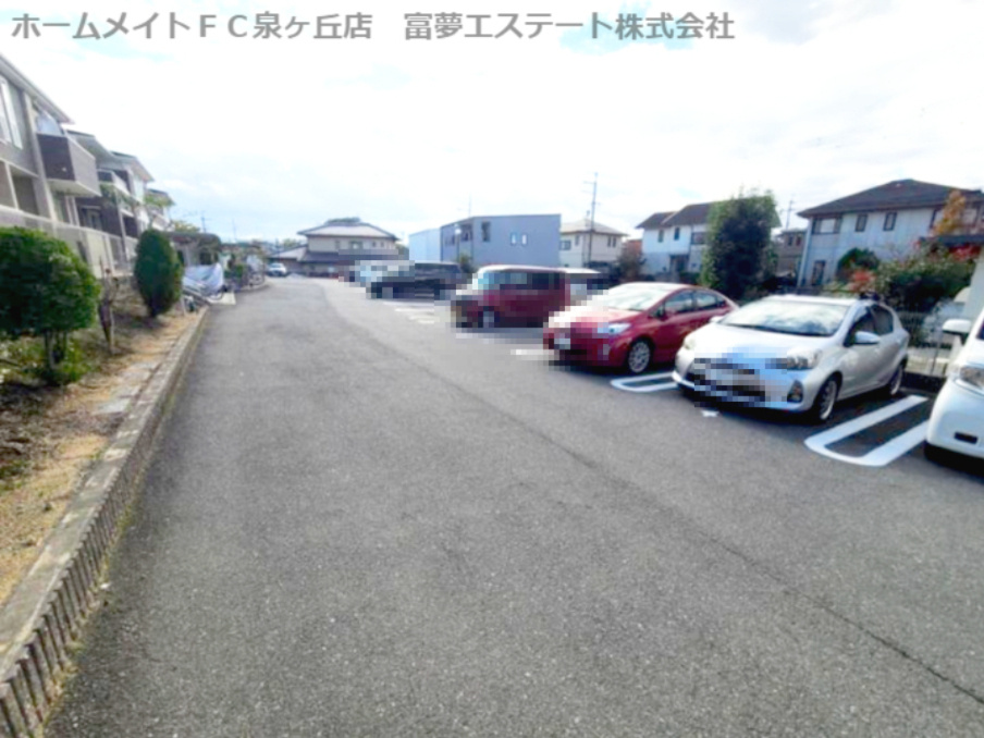 ブリーゼⅡの駐車場