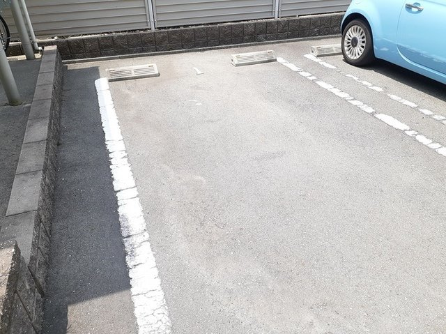 パールハイツの駐車場