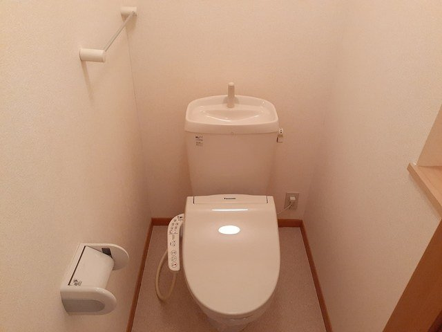 カーサ・フィリアⅡのトイレ|コンパクトで使いやすいトイレです