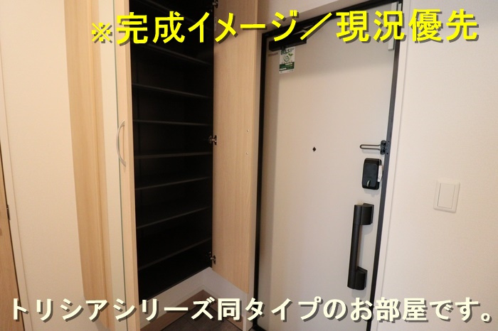 リッシュセゾン Eの玄関