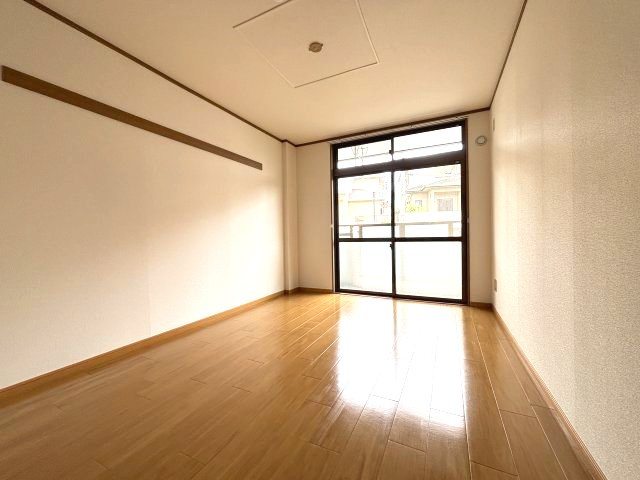 サウスタウンＦの洋室