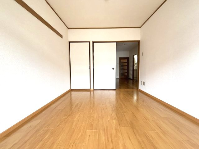 サウスタウンＦの洋室