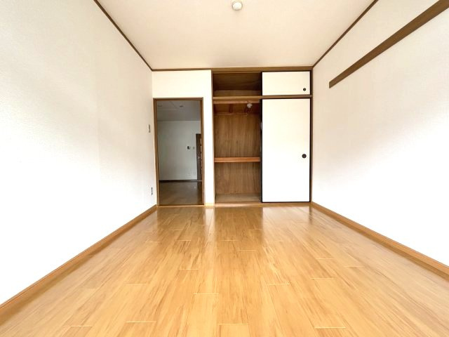 サウスタウンＦの洋室