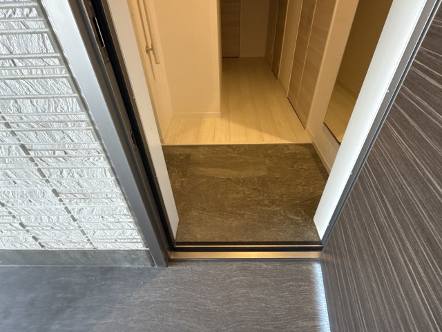 パールコートの玄関
