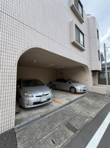 【駐車場】