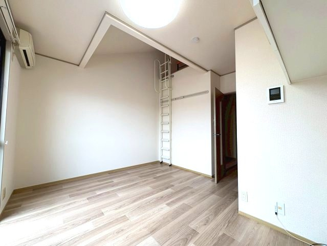 ファミール麻野の居間・リビング