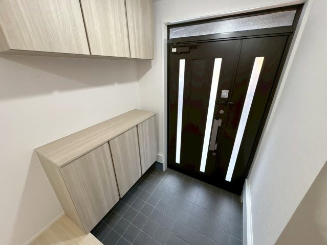 中古住宅　加野2丁目の玄関