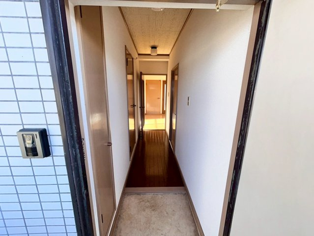 シャトーシミズの玄関