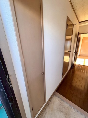 シャトーシミズの玄関