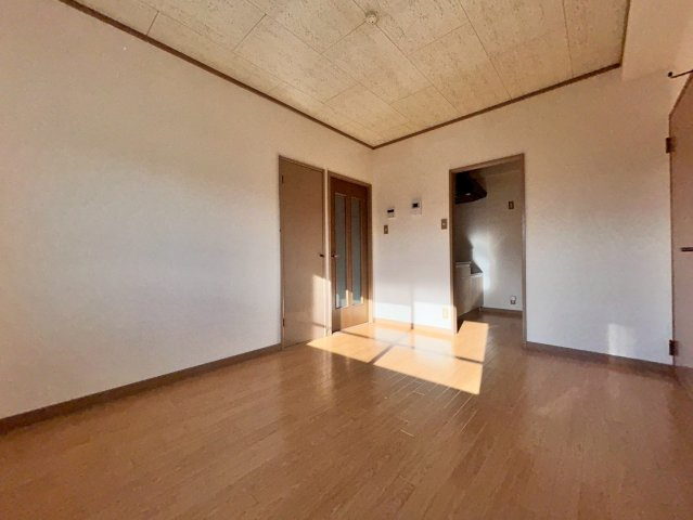 シャトーシミズの居間・リビング