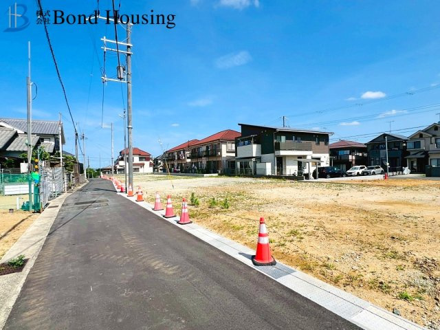 全8棟　1号地　駐車２台　WIC付　西区竜が岡1丁目　新築戸建の前面道路含む現地写真