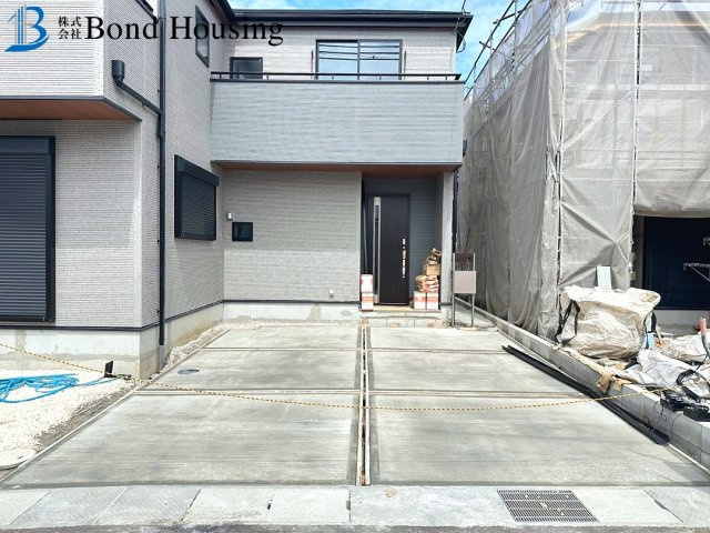 全8棟　1号地　駐車２台　WIC付　西区竜が岡1丁目　新築戸建の駐車場